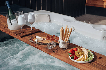 The Ravelli Hotel, Trentino, is the perfect place for those, seeking relaxation, and all of you, who want to collect memories of nature experiences. The Ravelli Hotel, Trentino, is the perfect place for those, seeking relaxation, and all of you, who want to collect memories of nature experiences.