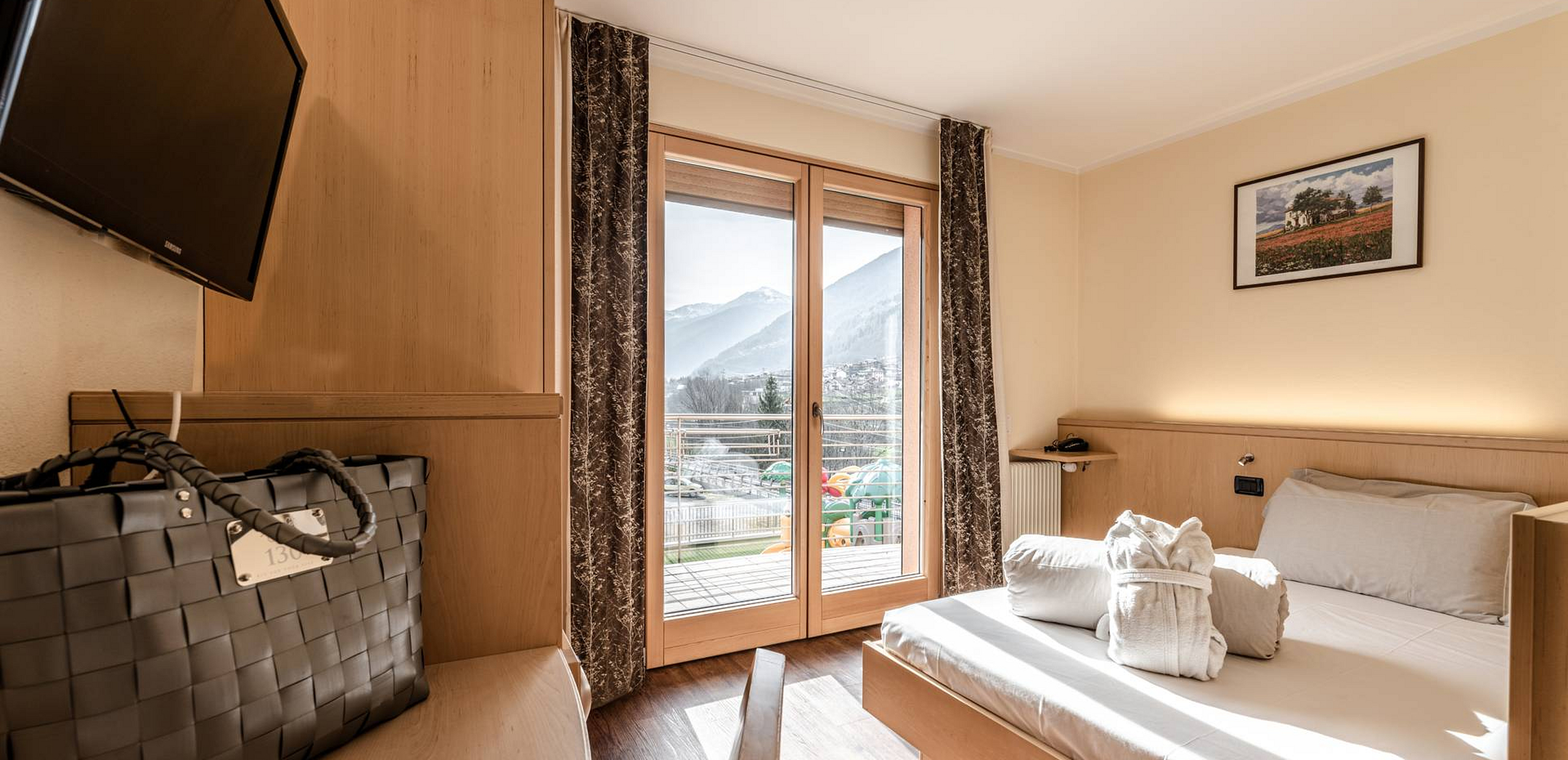 Suites with balcony at the activity hotel, Trentnino