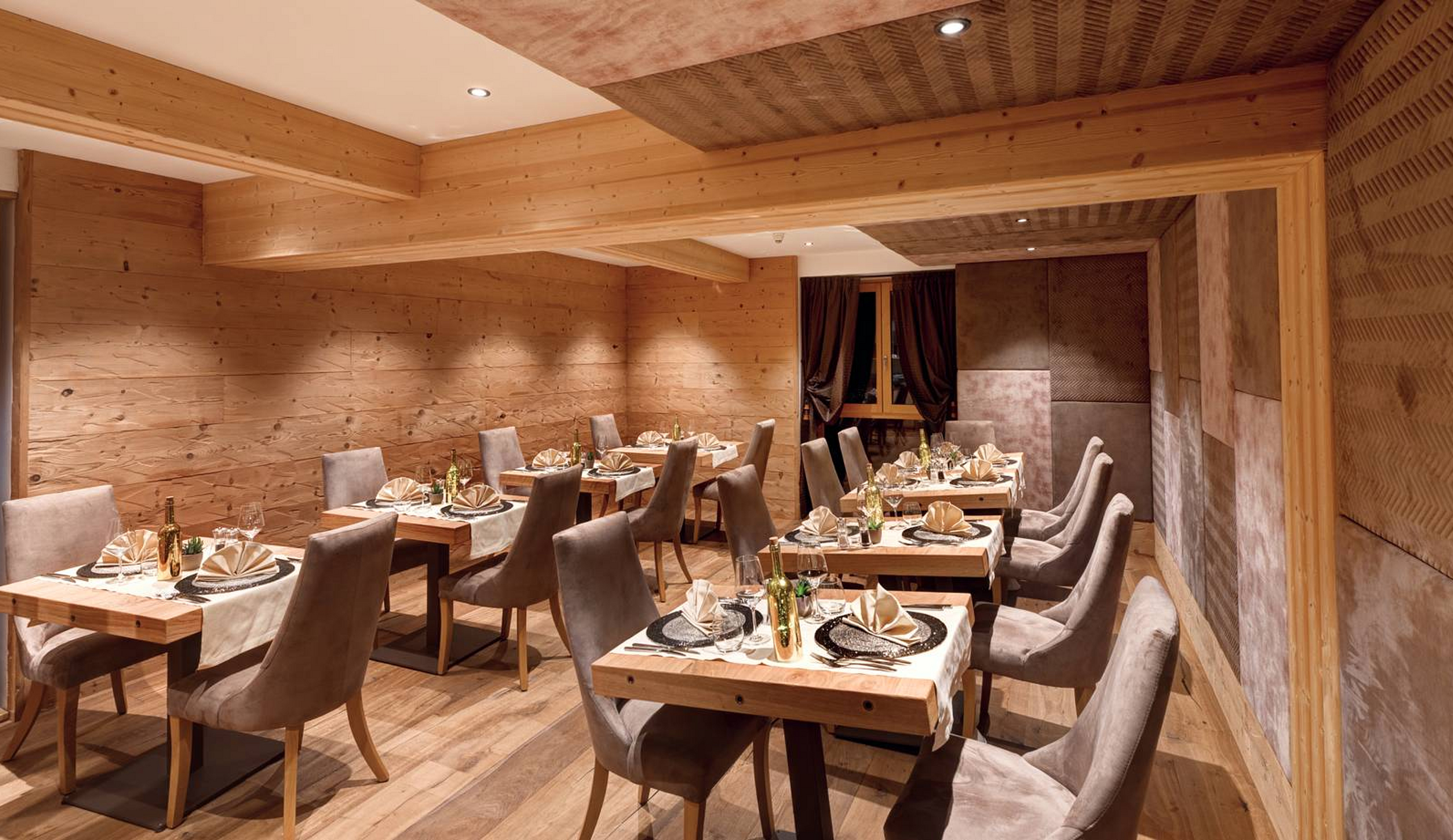 The Ravelli Hotel, Trentino, is the perfect place for those, seeking relaxation, and all of you, who want to collect memories of nature experiences. The Ravelli Hotel, Trentino, is the perfect place for those, seeking relaxation, and all of you, who want to collect memories of nature experiences.