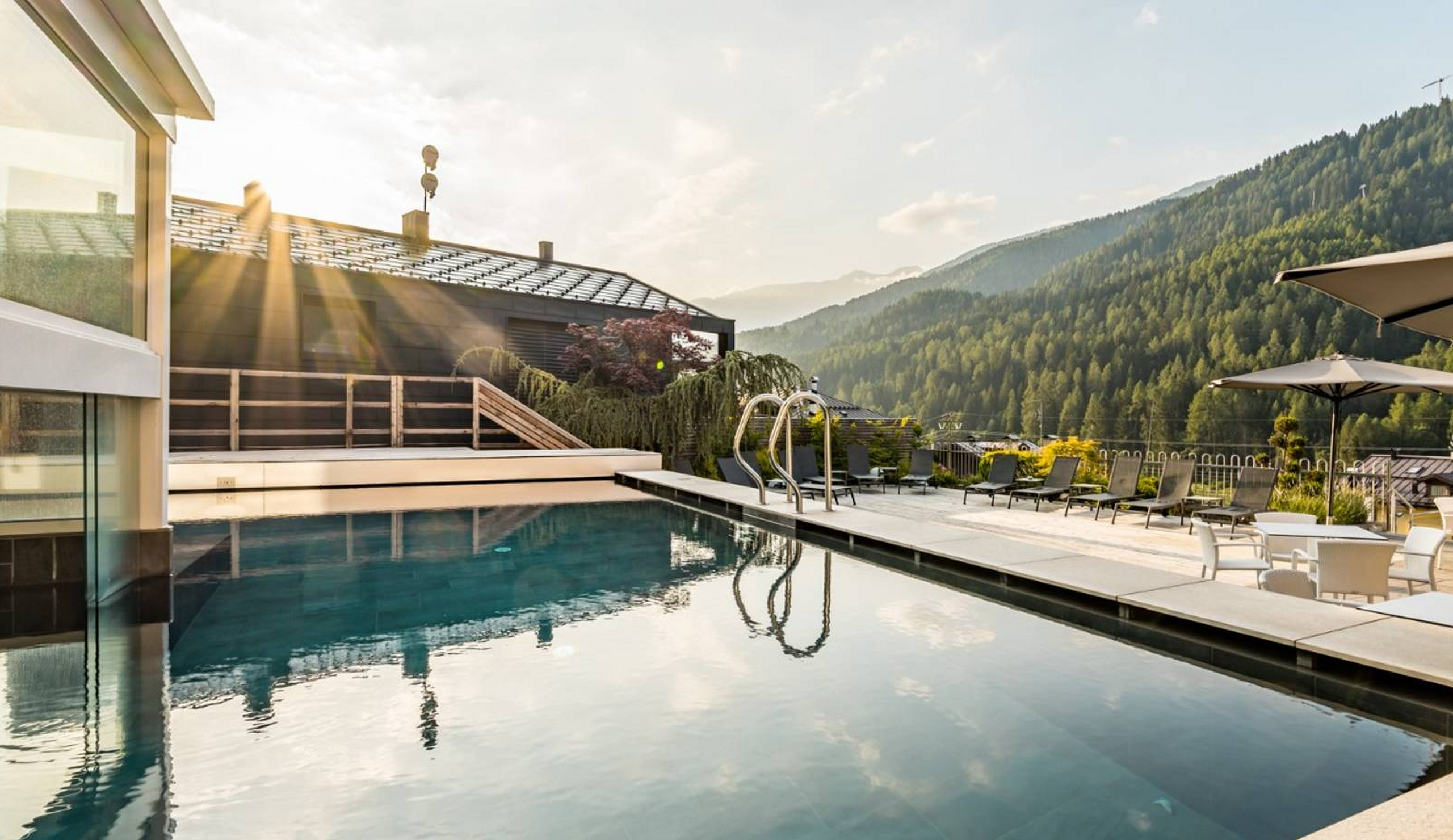 The Ravelli Hotel, Trentino, is the perfect place for those, seeking relaxation, and all of you, who want to collect memories of nature experiences. The Ravelli Hotel, Trentino, is the perfect place for those, seeking relaxation, and all of you, who want to collect memories of nature experiences.
