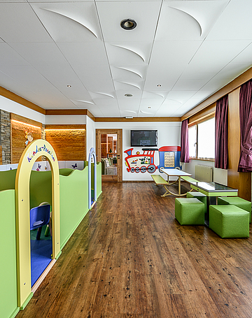 Childcare every day at the Trentino kid-friendly hotel