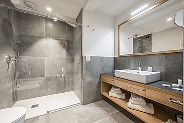 The Ravelli Hotel, Trentino, is the perfect place for those, seeking relaxation, and all of you, who want to collect memories of nature experiences. The Ravelli Hotel, Trentino, is the perfect place for those, seeking relaxation, and all of you, who want to collect memories of nature experiences.